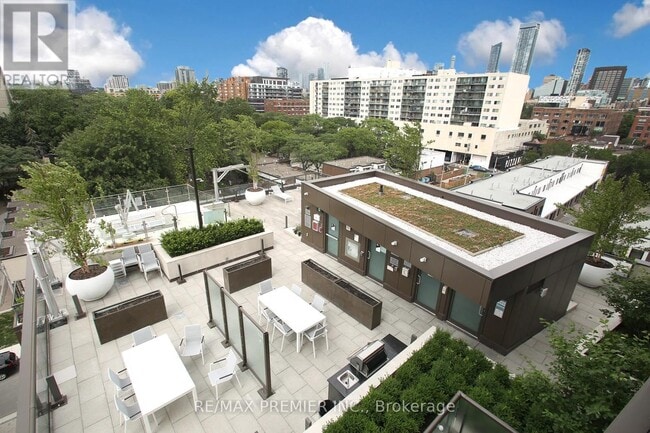 Building Photo - 80-880 Vanauley St