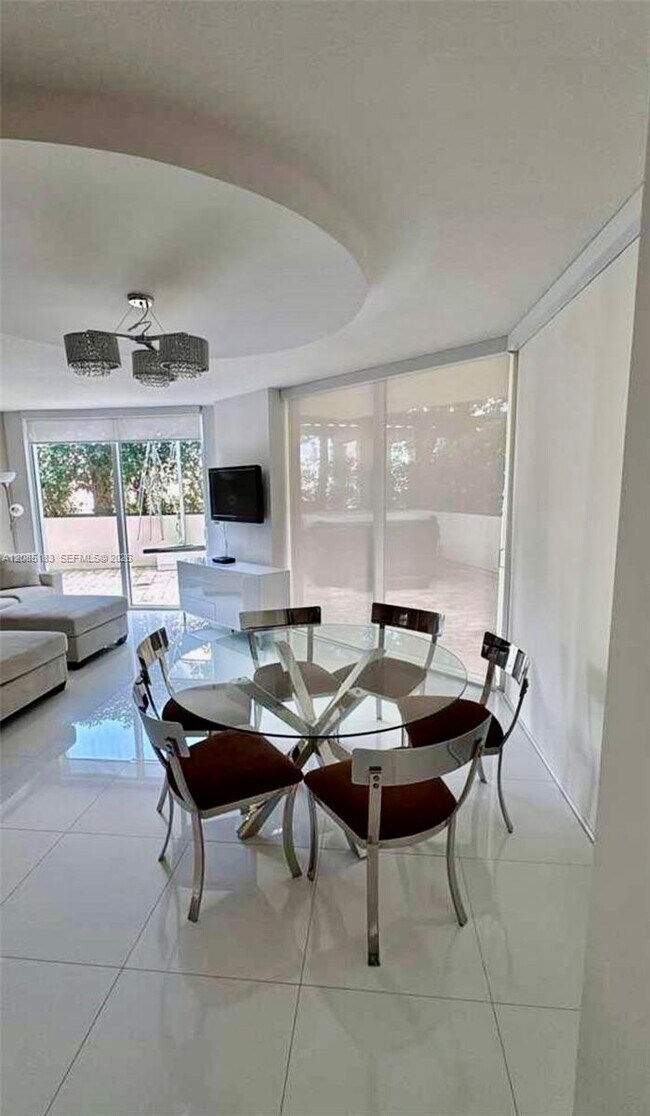 Foto del edificio - 200 Sunny Isles Blvd