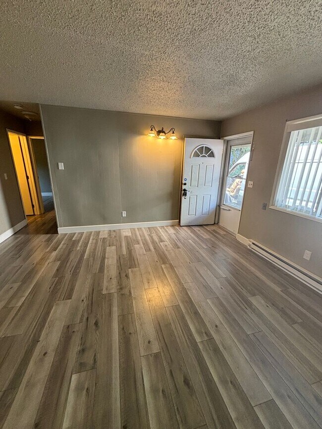 Foto del edificio - 4033-4035-4035 NE Mallory Ave