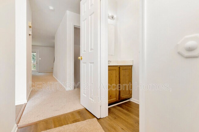 Building Photo - 8488 Canyon Oaks Dr