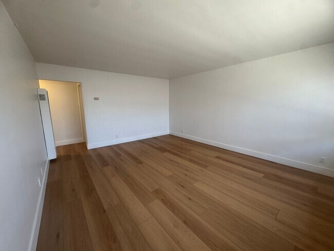 Foto del edificio - 4018 W 142nd St