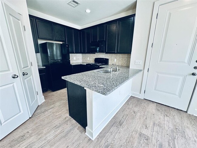 Building Photo - 2216 Creekside Ln
