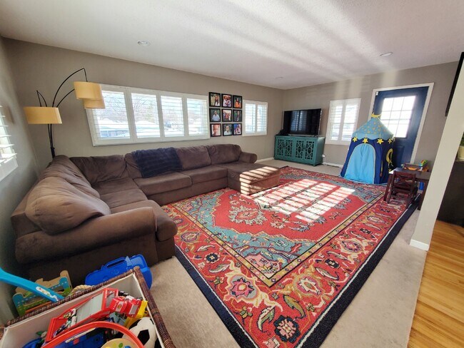 Foto del edificio - New Property Available for Rent in Saint L...