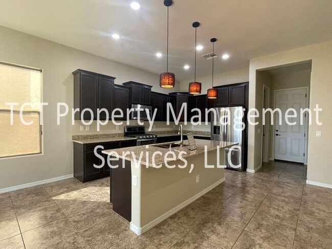 Foto del edificio - Stunning Home in Gated Community