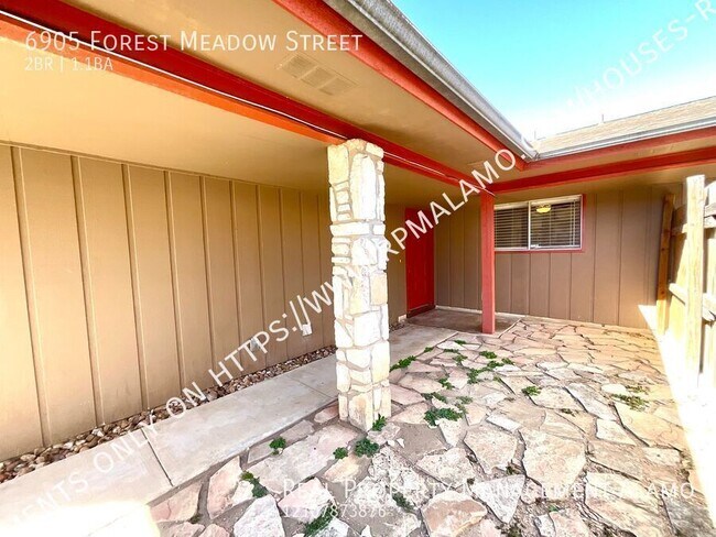 Foto del edificio - 6905 Forest Meadow St