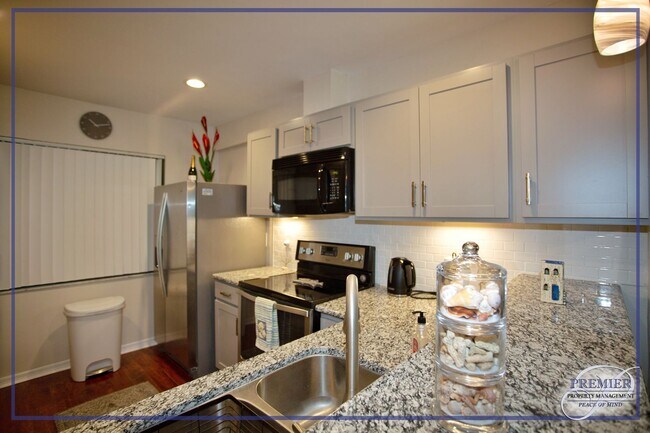 Foto del edificio - **FULLY FURNISHED SEASONAL RENTAL**BONITA SPRINGS**GATED COMMUNITY**