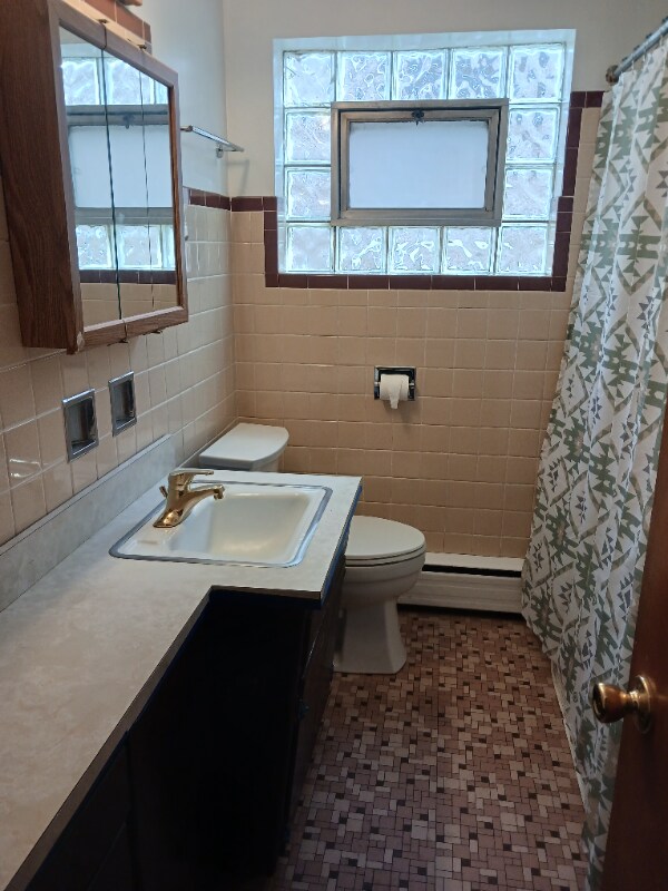 Building Photo - 2759 N Rutherford Ave