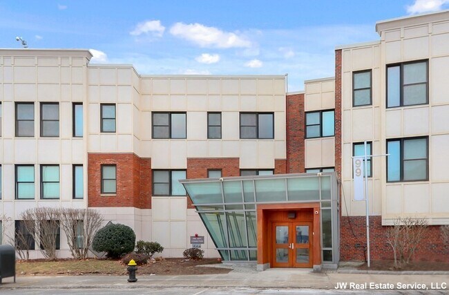 Foto del edificio - 99 Chestnut Hill Ave