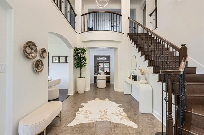 Building Photo - 4349 Green Tree Dr