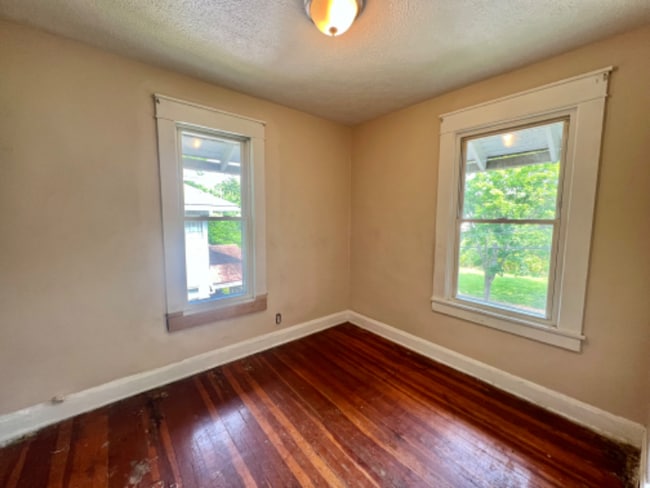 Building Photo - 2 Wildwood Ave