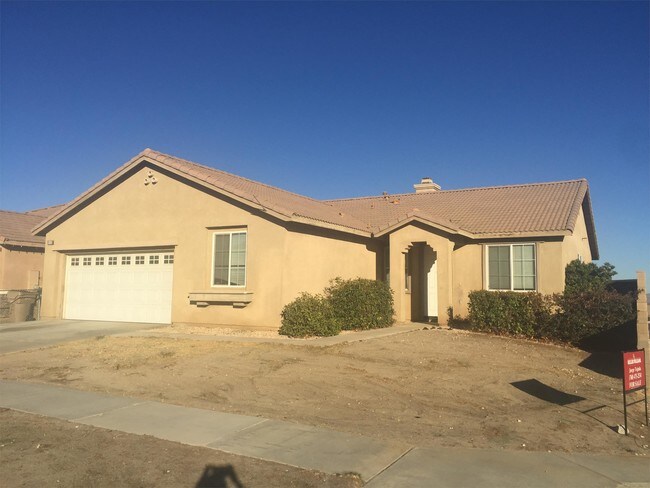 Foto del edificio - 12610 High Desert Rd