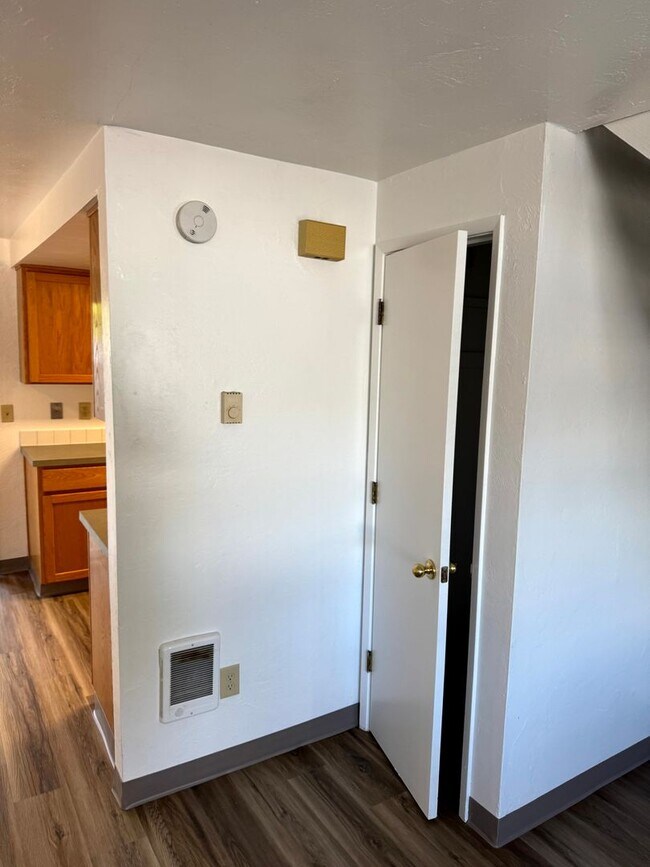 Foto del edificio - 2 Bedroom Duplex in Southwest Eugene