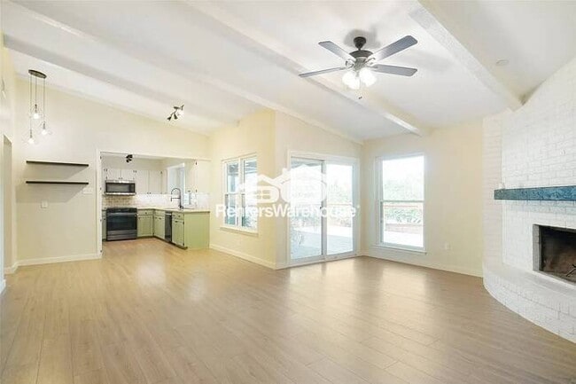 Building Photo - Updated home in Bedford! Ready for move-in