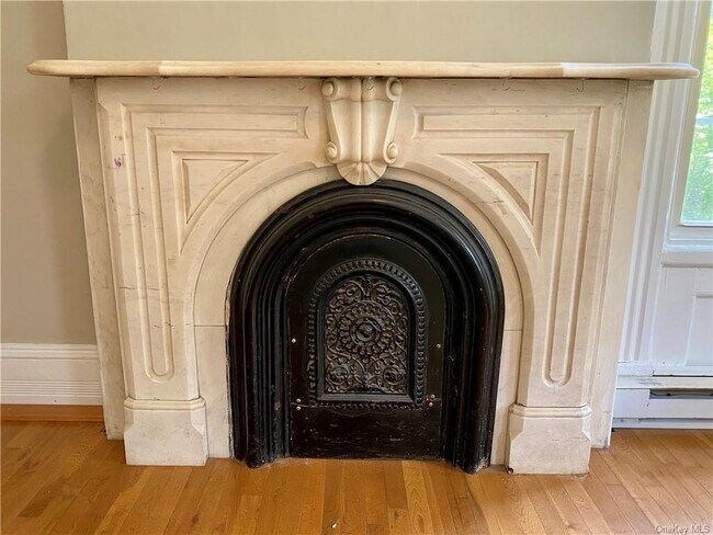 Building Photo - 66 Delafield St