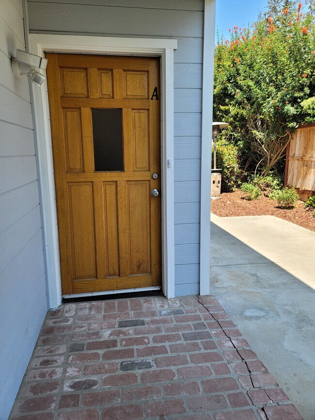 Foto del edificio - 4584 Cove Dr