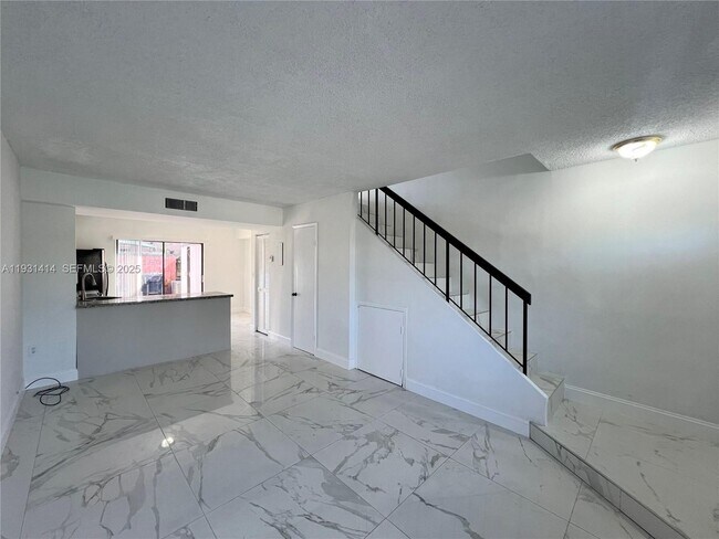 Foto del edificio - 1909 SW 107th Ave