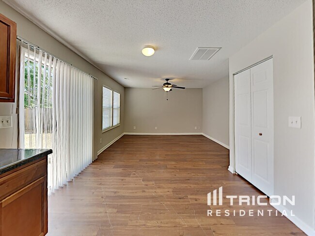 Foto del edificio - 925 Schofield Ln