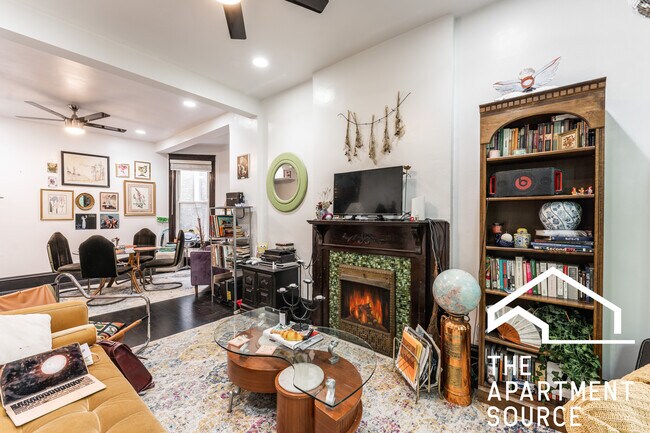 Foto del edificio - 1629 N Claremont Ave