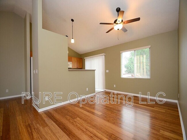 Building Photo - 16148 Cherrywood St