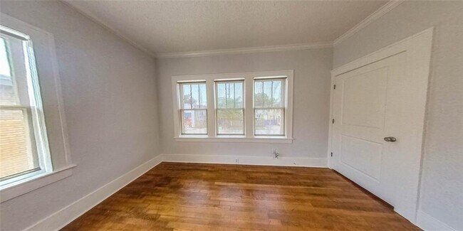 Foto del edificio - 1910 W Dallas St