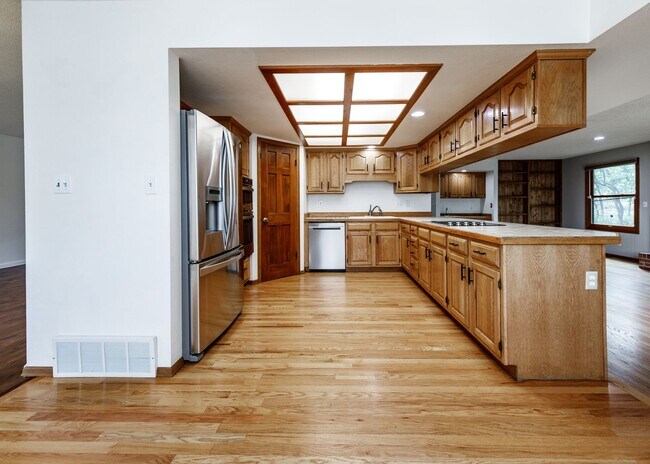 Building Photo - 70 Beckwith Dr
