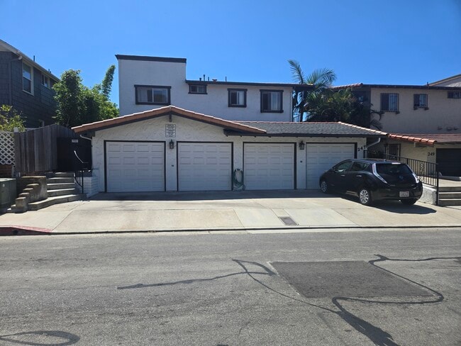 Building Photo - 247 Avenida Montalvo