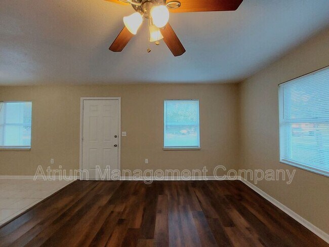 Foto del edificio - 1720 Merrick Rd