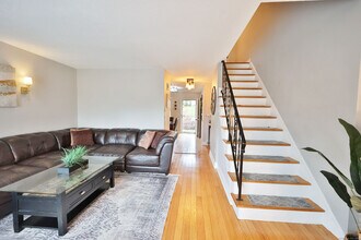 Building Photo - 322 Knapps Hwy