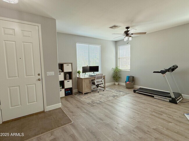 Foto del edificio - 3776 E Sebastian Ln
