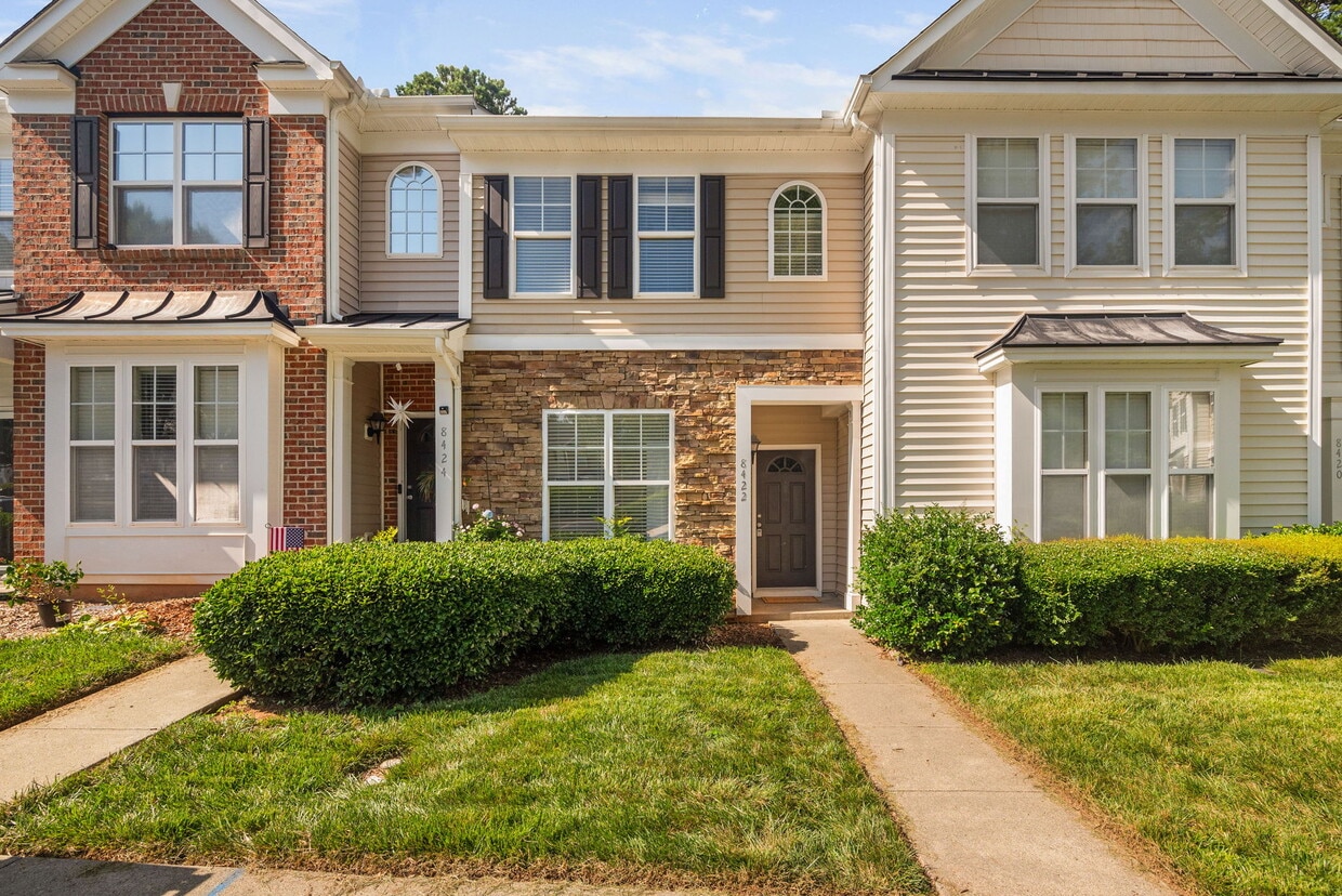Foto principal - 8422 Central Dr