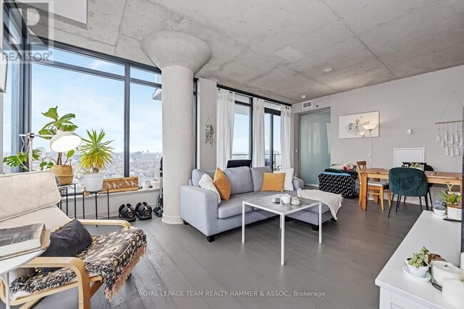 Building Photo - 203 Catherine St