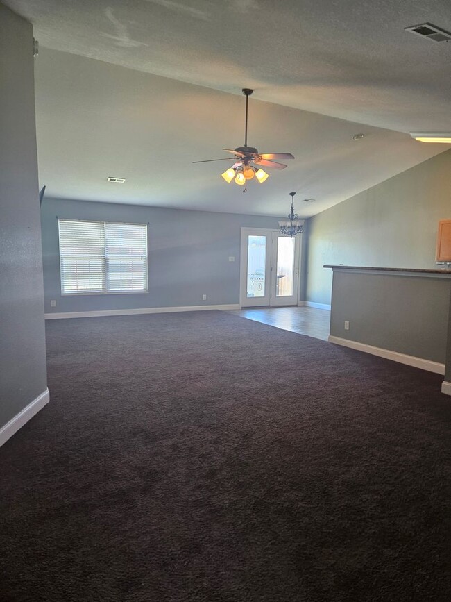 Building Photo - Maryville 37804 - 2 bedroom, 2 bath condo ...