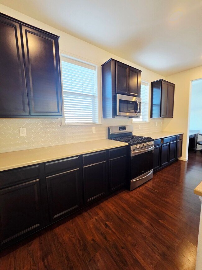 Building Photo - 5435 W 97th Ave