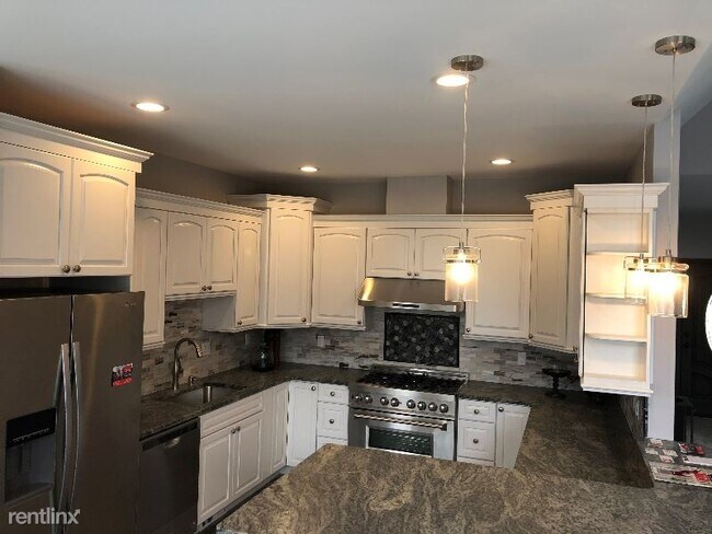 Building Photo - 3 br, 2.5 bath House - 4459 Owen Rd