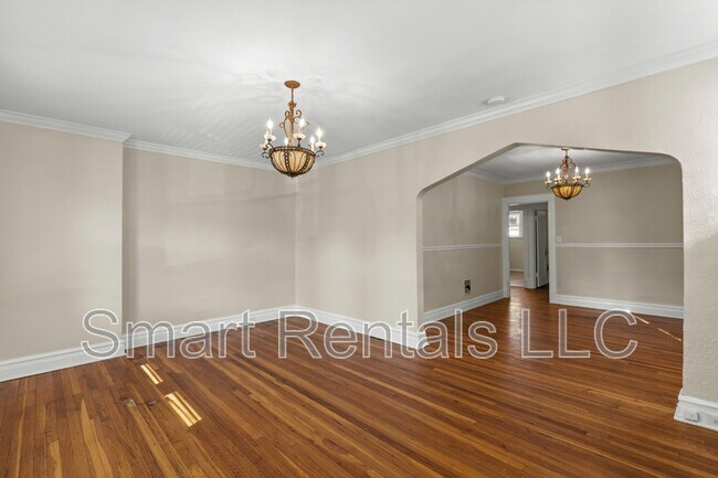 Foto del edificio - 5065 Lindenwood Ave