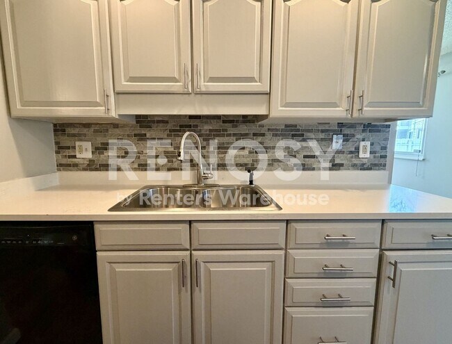 Foto del edificio - 1782 S Trenton St
