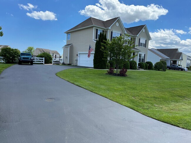 Foto del edificio - 24889 Rivers Edge Rd