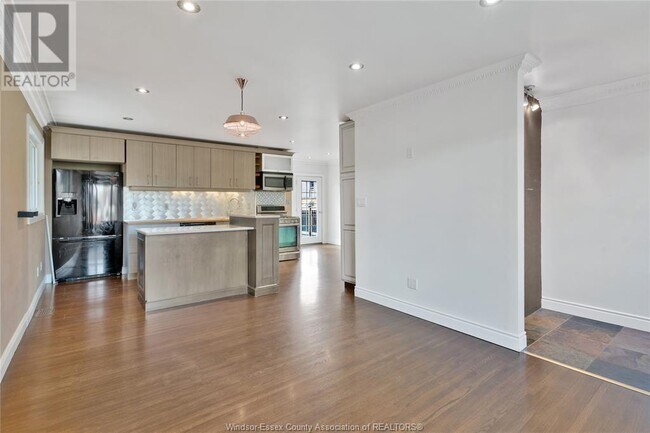 Photo du bâtiment - 3633 McKay Ave