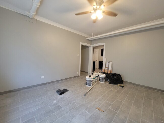 Building Photo - 6059 S Troy St