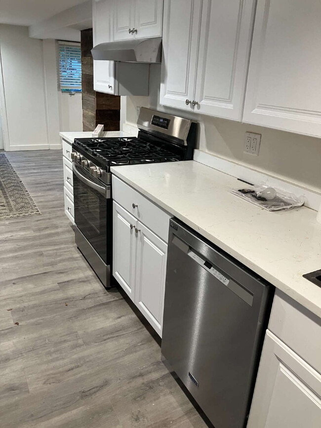 Building Photo - Spacious 1 Bedroom in quiet Milton area cl...