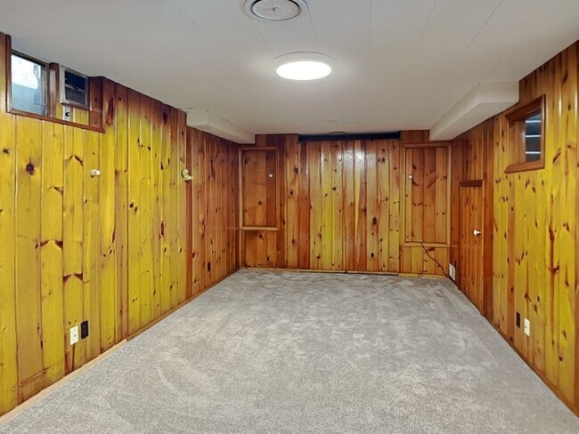 Foto del edificio - 2092 Bush Ave E