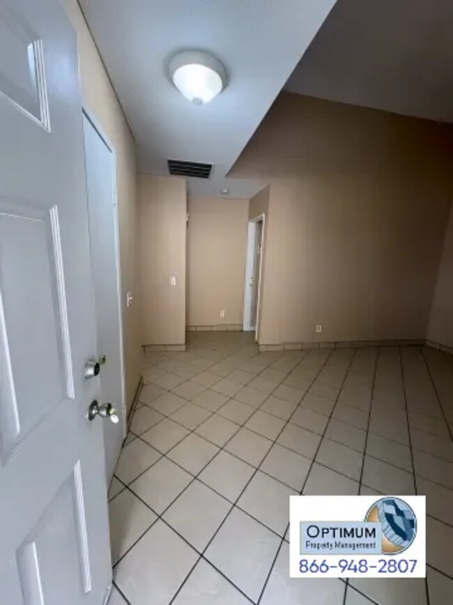 Foto del edificio - Beautiful Moreno Valley Rental with Sunroom, Fireplace & Spacious Backyard