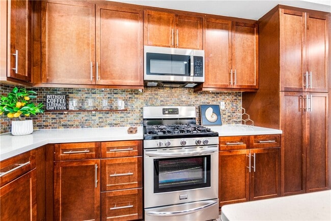 Building Photo - 664 Colorado Cir