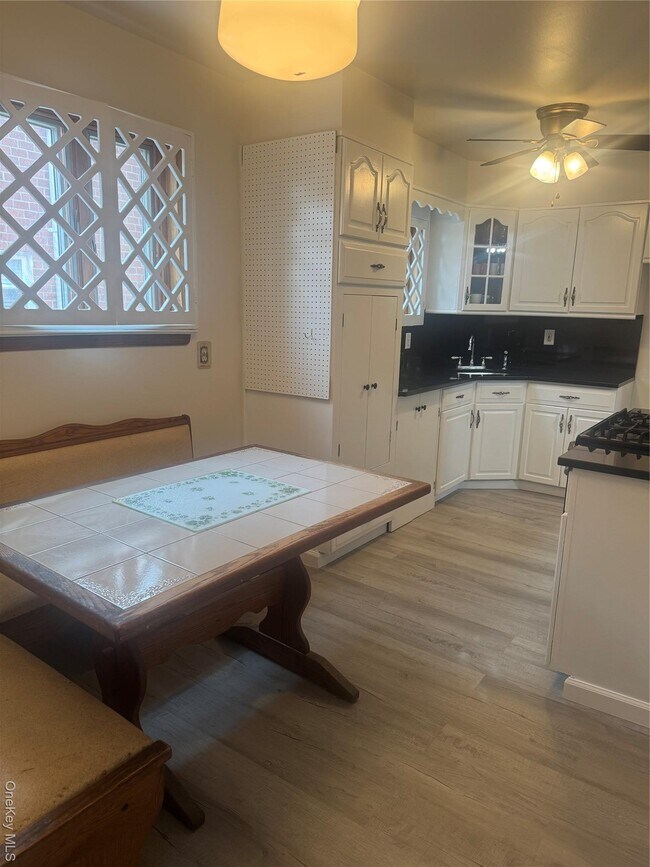 Foto del edificio - 2148 E 69th St