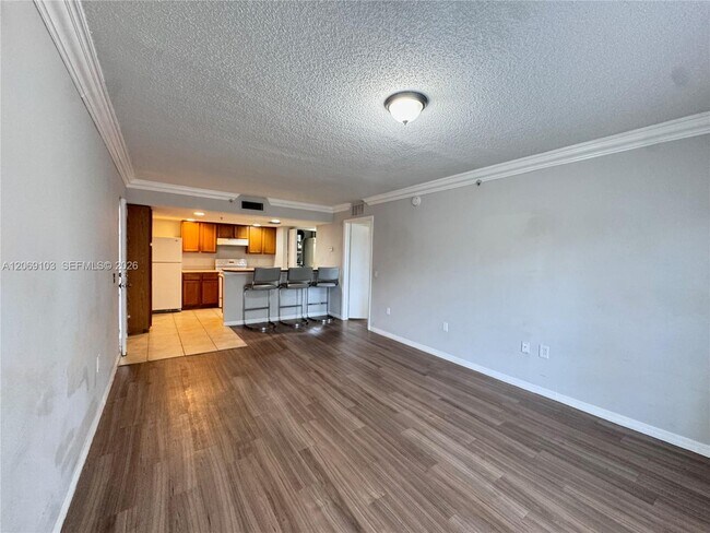 Building Photo - 9909 Westwood Dr
