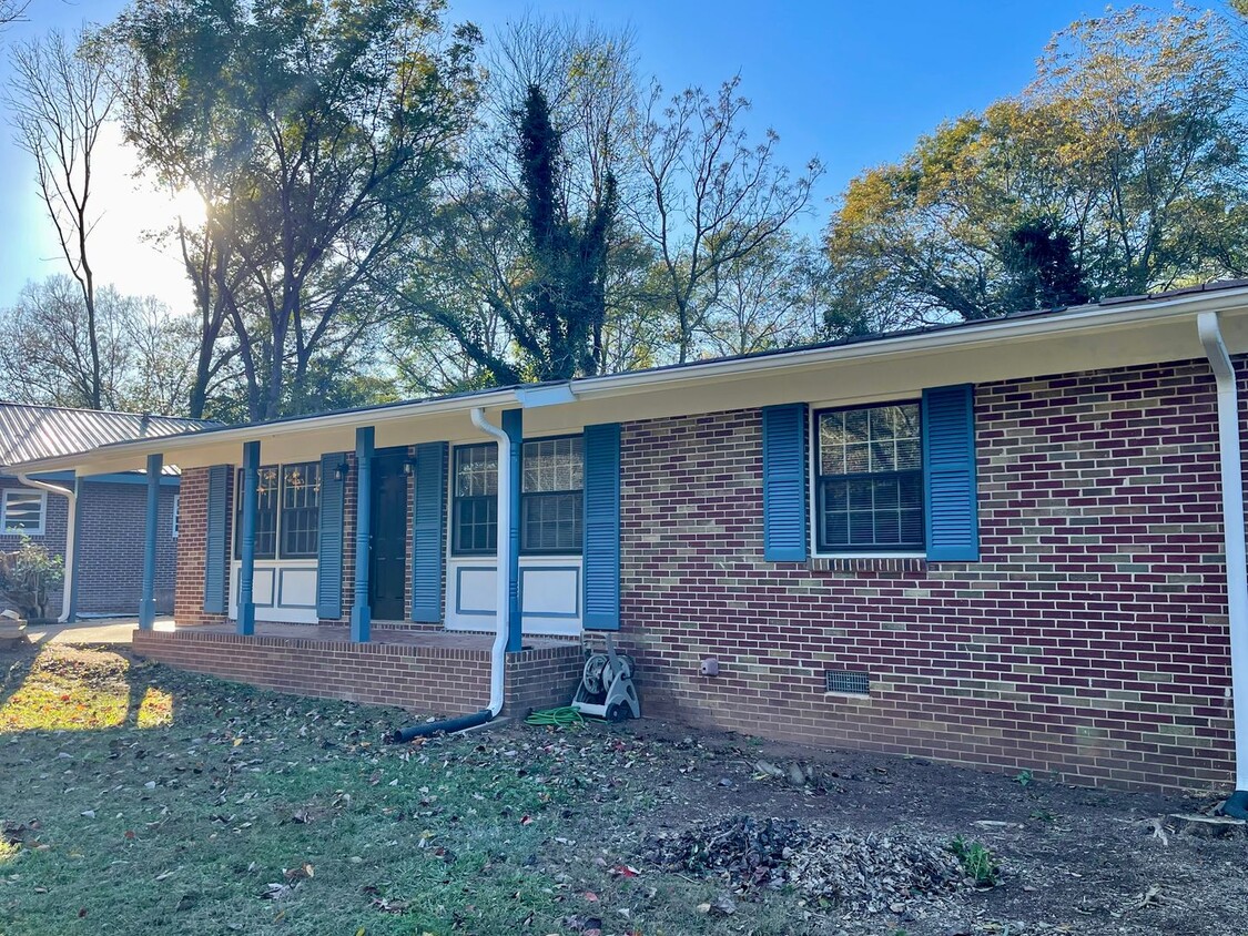 Primary Photo - 3/2 Eastside Home that was just remodeled ...