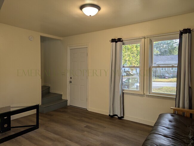 Foto del edificio - 1318 N Burbank Ave