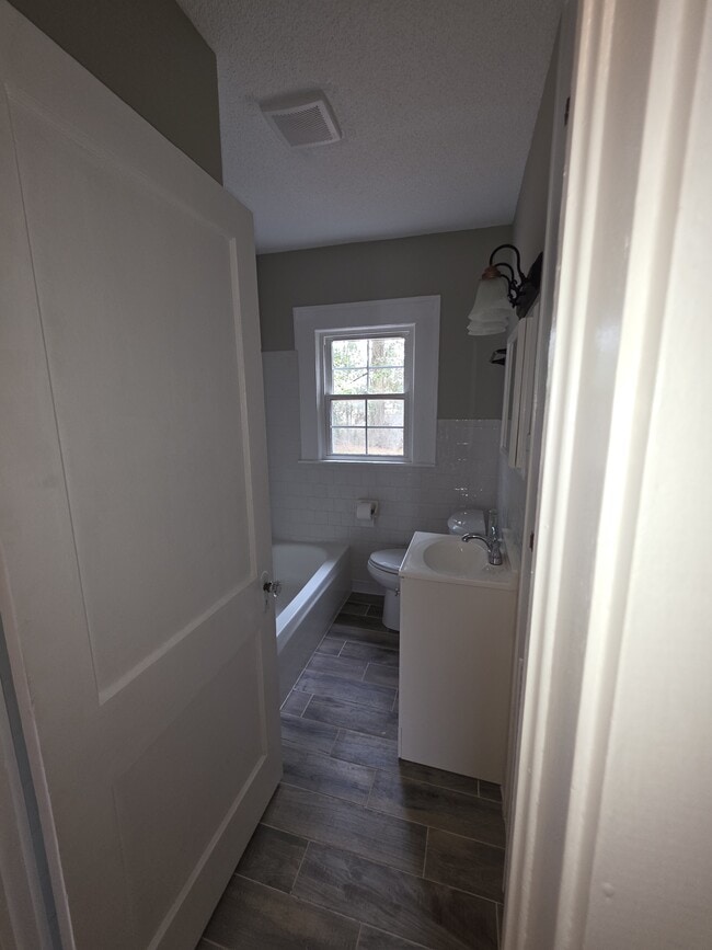 Building Photo - 705 E Water Ave