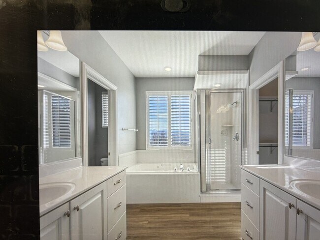 Foto del edificio - 352 Haven Crest Rd