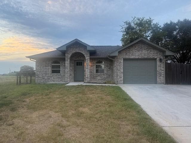 Foto principal - 1509 Lakeview Dr